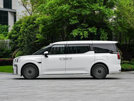 2026 Zeekr 009 I Рестайлинг, белый, 10990000 рублей, вид 2