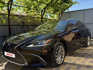 2019 Lexus ES 350 VII, чёрный, 3850000 рублей, вид 3
