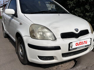 2002 Toyota Vitz I (P10), белый, 250000 рублей, вид 2