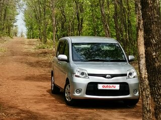 2012 Toyota Sienta I Рестайлинг 2, серебристый, 1050000 рублей, вид 3