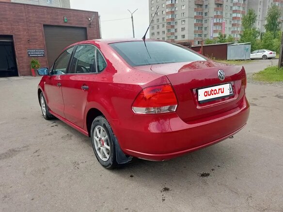 2012 Volkswagen Polo V, красный, 770000 рублей - вид 12