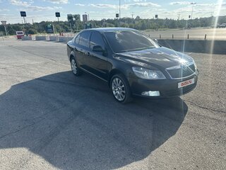 2010 Skoda Octavia II (A5) Рестайлинг, чёрный, 850000 рублей, вид 1