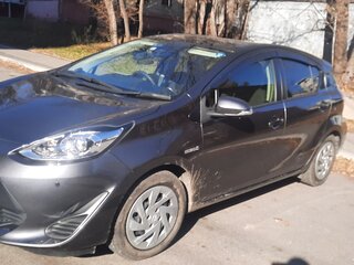 2019 Toyota Aqua I Рестайлинг 2, серый, 1250000 рублей, вид 1