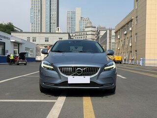 2018 Volvo V40 II Рестайлинг, голубой, 1300000 рублей, вид 2