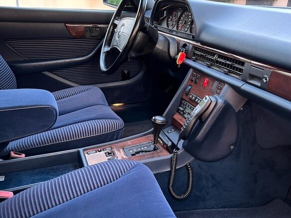 1989 Mercedes-Benz S-Класс 560 II (W126) Рестайлинг, синий, 7000000 рублей - вид 20