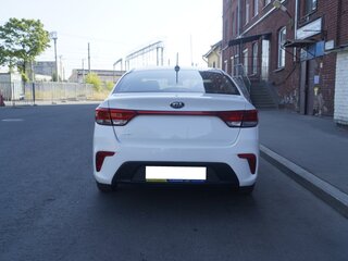 2017 Kia Rio IV, белый, 800000 рублей, вид 5