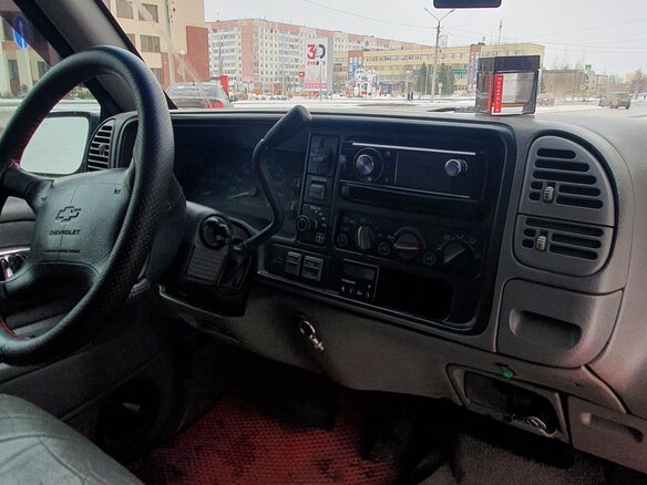 1997 Chevrolet Tahoe I, чёрный, 1300000 рублей - вид 24