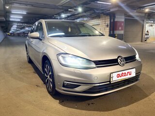2018 Volkswagen Golf VII Рестайлинг, серебристый, 1510000 рублей, вид 3
