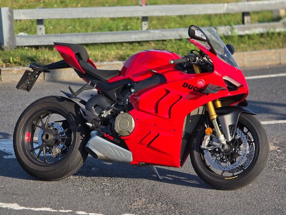 2022 Ducati Panigale V4, красный, 2900000 рублей