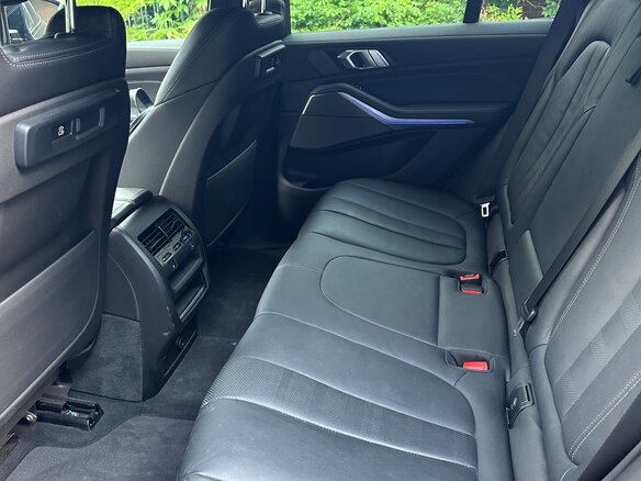 2021 BMW X5 40i IV (G05/G18), серый, 6800000 рублей - вид 16