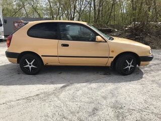 1997 Toyota Corolla VIII (E110), бежевый, 950000 рублей, вид 3