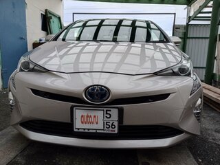 2018 Toyota Prius IV (XW50), серебристый, 1850000 рублей, вид 1