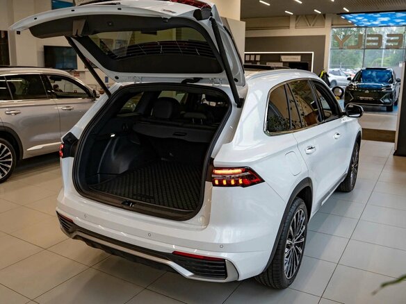 2026 Geely Monjaro I Рестайлинг, белый - вид 10