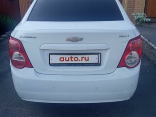 2013 Chevrolet Aveo II, белый, 600000 рублей, вид 4