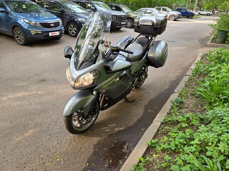 2007 Kawasaki GTR 1400 (Concours 14), серебристый, 650000 рублей, вид 1