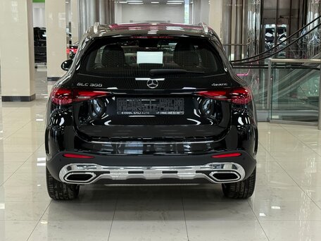 2025 Mercedes-Benz GLC 300 II (X254), чёрный, 8690000 рублей, вид 5