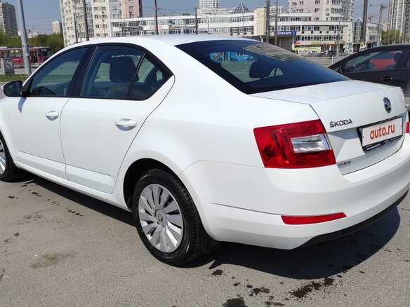 2016 Skoda Octavia III (A7), белый - вид 3