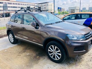 2013 Volkswagen Touareg II, коричневый, 2720000 рублей, вид 2