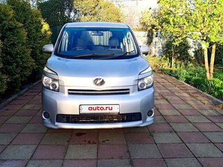 2008 Toyota Voxy II (R70), серый, 1390000 рублей, вид 2