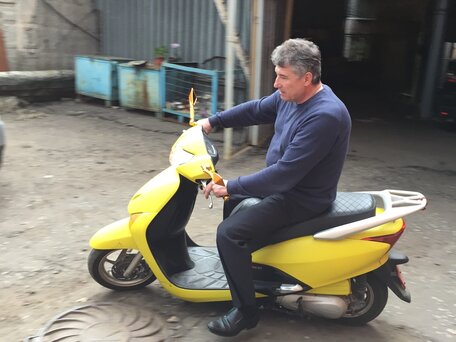 2010 Honda Lead 110, жёлтый, 120000 рублей, вид 2