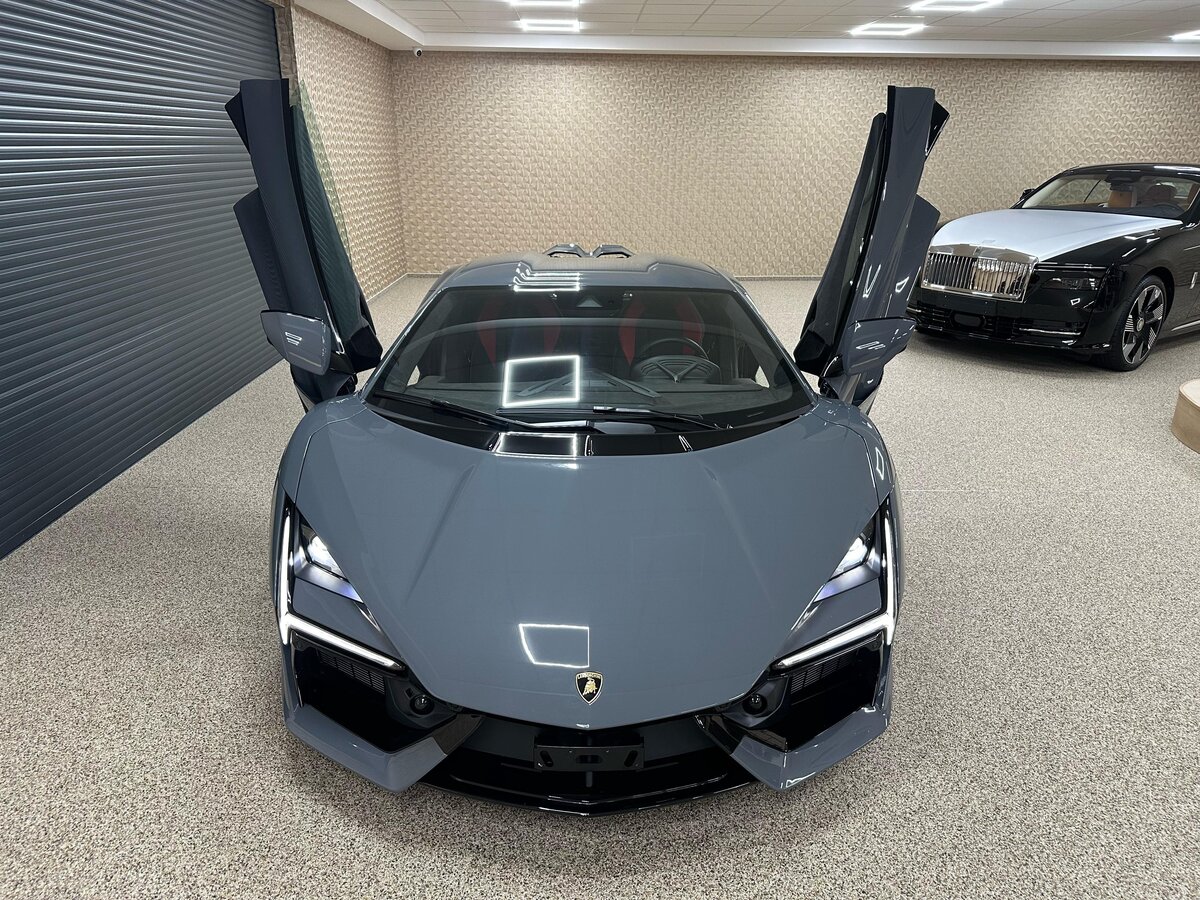 Lamborghini Unveils the Revuelto SV Hybrid