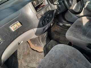 2002 Toyota Raum I, белый, 400000 рублей, вид 4
