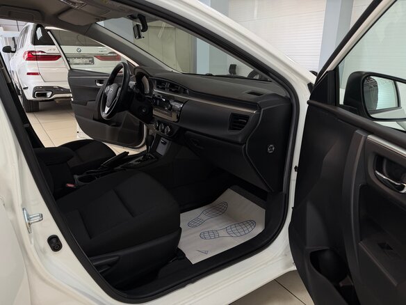 2013 Toyota Corolla XI (E160, E170, E180), белый - вид 16
