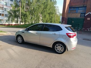 2012 Kia Rio III, серебристый, 600000 рублей, вид 4