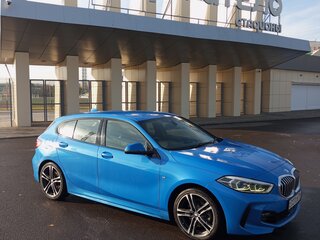 2019 BMW 1 серии 118i III (F40), голубой, 1850000 рублей, вид 3