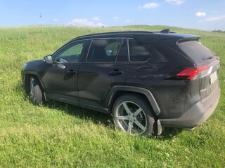 2021 Toyota RAV4 V (XA50), чёрный, 3880000 рублей, вид 4