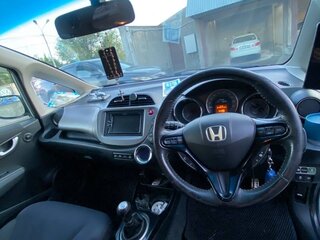 2012 Honda Fit Hybrid II, серый, 700000 рублей, вид 4
