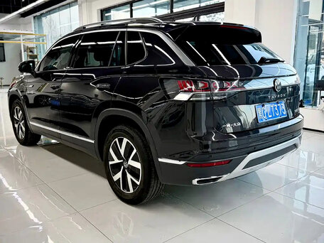 2023 Volkswagen Tayron I Рестайлинг, чёрный, 2380000 рублей, вид 4