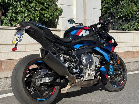 2024 BMW M 1000 R, чёрный, 2350000 рублей, вид 3