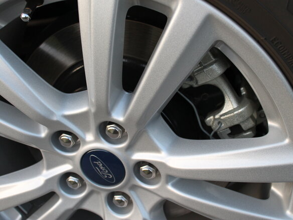 2018 Ford Kuga II Рестайлинг, белый, 3190000 рублей - вид 13