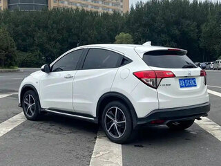 2022 Honda Vezel I Рестайлинг, белый, 1405028 рублей, вид 4