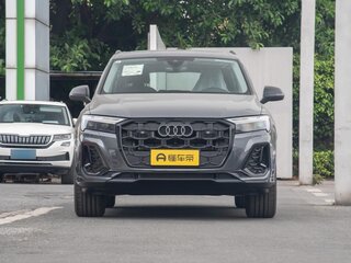 2025 Audi Q7 45 TFSI II (4M) Рестайлинг 2, серый, 10123000 рублей, вид 4