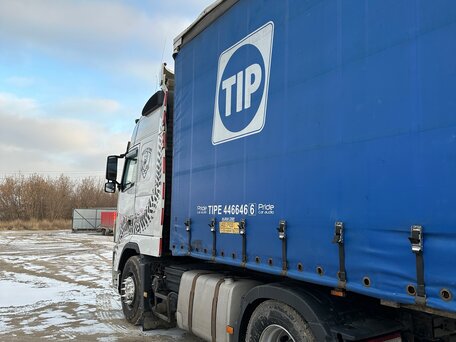 2012 Volvo FH, белый, 5700000 рублей, вид 4