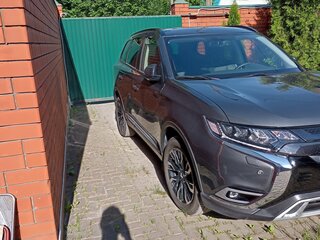 2021 Mitsubishi Outlander III Рестайлинг 3, серый, 3999000 рублей, вид 5