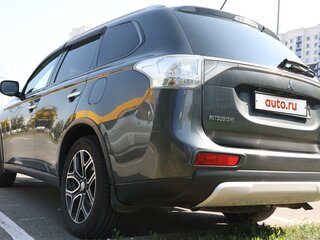 2014 Mitsubishi Outlander III Рестайлинг, серый, 2100000 рублей, вид 3