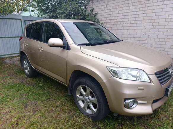 2010 Toyota RAV4 III (XA30) Рестайлинг, золотистый, 1350000 рублей
