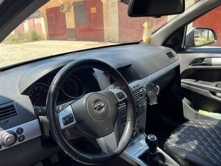 2012 Opel Astra H Рестайлинг, серебристый, 650000 рублей, вид 4