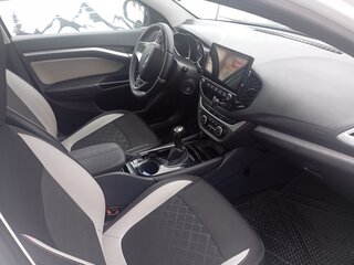 2018 Lada (ВАЗ) Vesta SW Cross I, белый, 1000000 рублей, вид 3