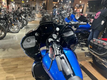 2024 Harley-Davidson Road Glide Limited, синий, 4350000 рублей, вид 4