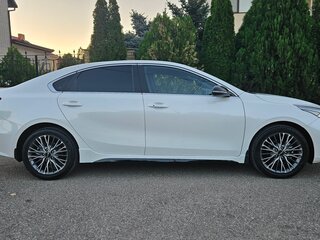 2021 Kia Cerato IV Рестайлинг, белый, 2637000 рублей, вид 4