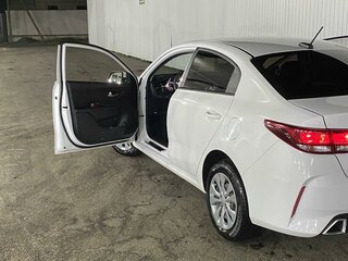 2021 Kia Rio IV Рестайлинг, белый, 1600000 рублей, вид 5