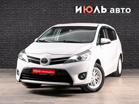 Toyota Verso I Рестайлинг
