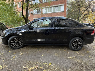 2017 Volkswagen Polo V Рестайлинг, чёрный, 1200000 рублей, вид 3