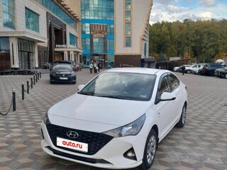 2021 Hyundai Solaris II Рестайлинг, белый, 1150000 рублей, вид 1
