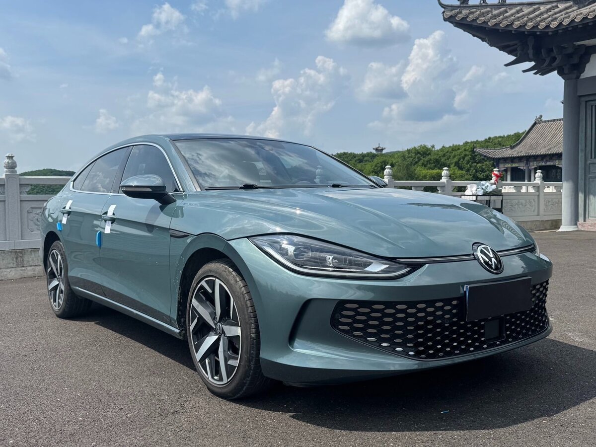 Открыть фотографии: Volkswagen Lamando II
