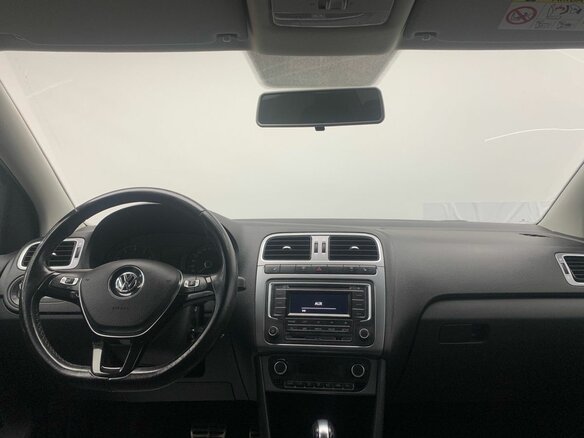 2016 Volkswagen Polo V Рестайлинг, чёрный, 1067000 рублей - вид 24